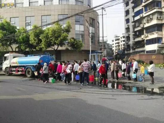 �ɶ��ԁ�(l��i)ˮ��˾�ؑ�(y��ng)1461�lͣˮͶ�V