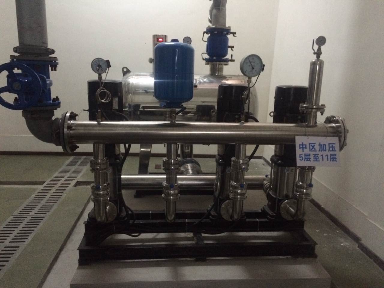 �Ԅ�(d��ng)��ˮ�O(sh��)���ڸߌӽ����е����܃�(y��u)��(sh��)