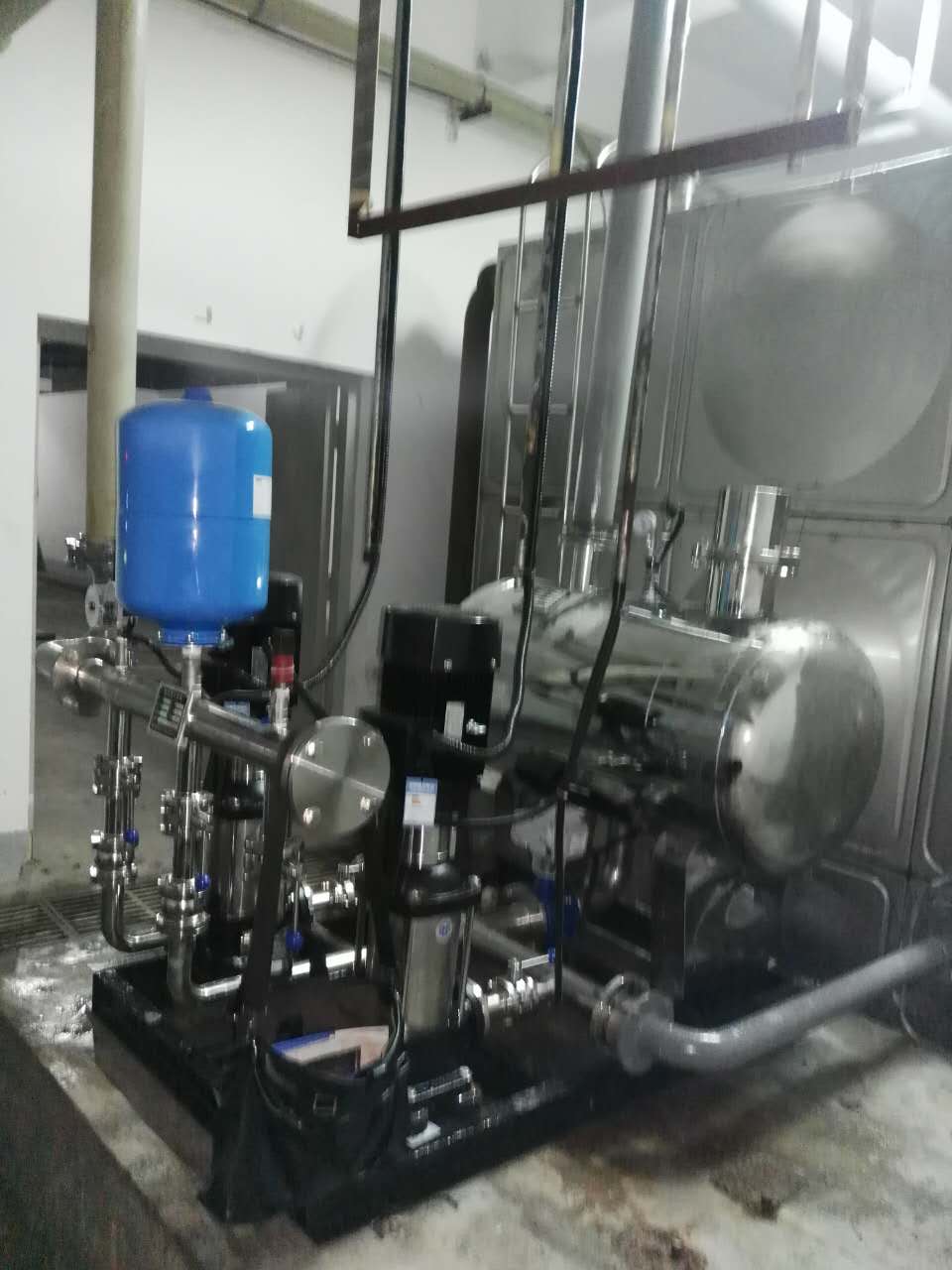 �����ܾW��ˮ�����Ҙ˜��Ƕ���